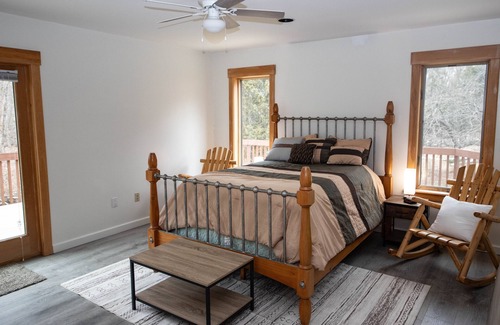 Belmont House | Renovated 3 Bedroom 2 Bath Home Close to Okemo Resort, Golf, Lakes Restaurants