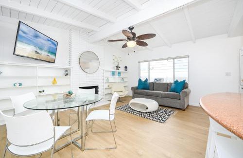 West Newport House | Renovated 3 Bedroom Home on 41st-1 min walk to Beach