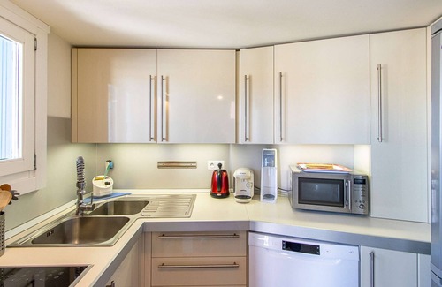 Port Grimaud Apartment | Renovated 3-room apartment with wide balcony Port Grimaud - WIFI, A/C