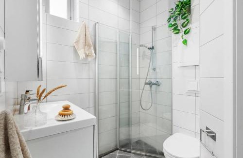 Sandviken Apartment | Renovated 3 room Home in Historical Sandviken
