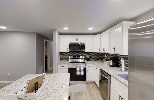 Hays House | Renovated 3bed 1bath home that comfortably sleeps up to 8 guests!