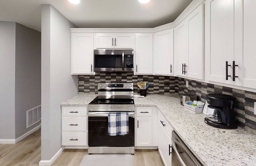 Hays House | Renovated 3bed 1bath home that comfortably sleeps up to 8 guests!