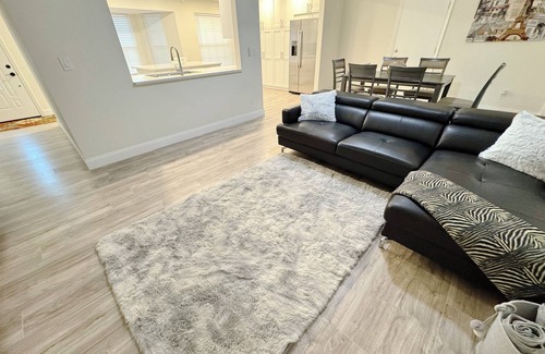 Girvin House | Renovated 3BR, 2BA home in top neighborhood just minutes from the beach.