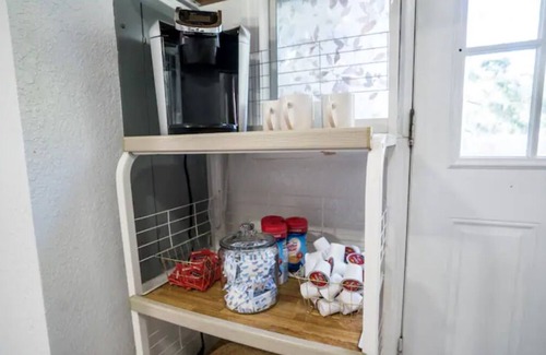 Southside House | Renovated 3BR Home near San Marco - Sleeps 8