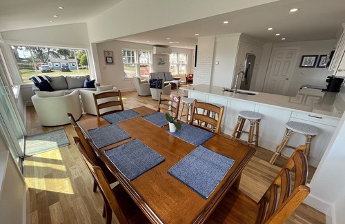 Old Lyme House | Renovated 3BR House Across from White Sand Beach, Old Lyme