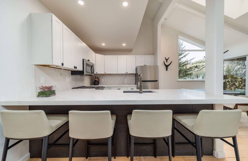 Snowmass Village Apartment | Renovated 3BR, 3BA Snowmass Condo