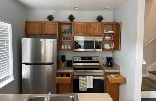 Venetian Bay Villages House | Renovated 4 bed/3 bath Townhome near Disney