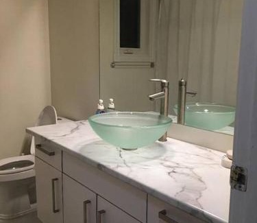 Southeast Edmonton House | Renovated 4 bedrooms 20 sleeps Shopping Center