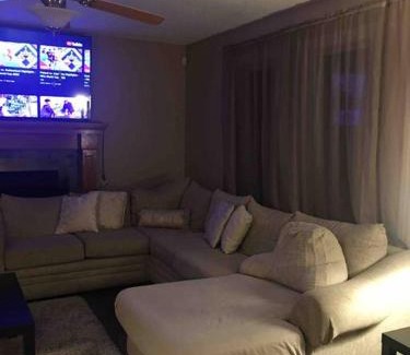 Southeast Edmonton House | Renovated 4 bedrooms 20 sleeps Shopping Center