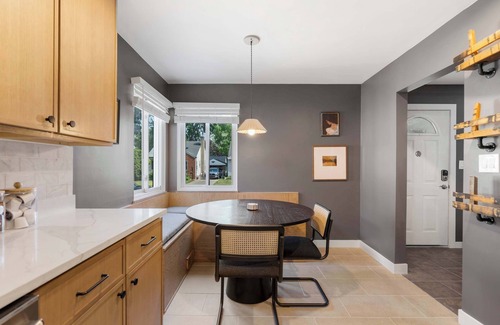 Ferndale House | Renovated 5BR/2BA - Gym & Barrel Sauna