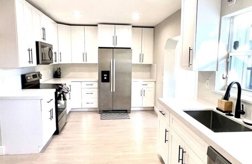 Middle River Terrace House | Renovated 5BR/3BA Home w/Pool