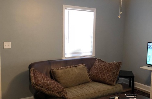 Charlotte House | Renovated 60's Bungalow 8 minutes from downtown Charlotte