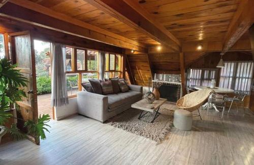 Valle de Bravo House | Renovated and Harmonious Cabin in Valle de Bravo