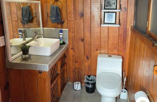 Valle de Bravo House | Renovated and Harmonious Cabin in Valle de Bravo