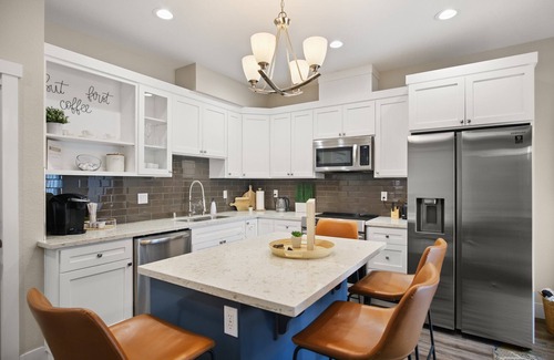 Southeastern Sacramento House | Renovated and Modern 3bed 2.5bath near Downtown & UCD Med Center! 🏠