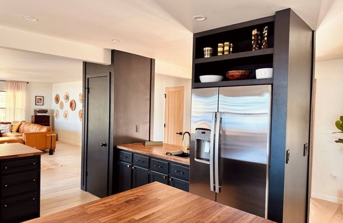 Rumely House | Renovated and Spacious Beach House across the Street From Ski/Snowmobile Trails