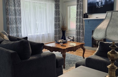 Bakersville Other | Renovated and updated farmhouse with large outdoor deck!
