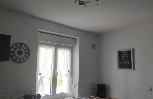 Travexin Cottage | Renovated apartment at foot of Thousand Ponds, 3 bedrooms