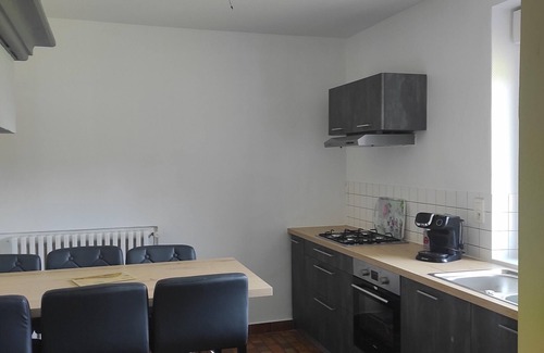 Travexin Cottage | Renovated apartment at foot of Thousand Ponds, 3 bedrooms
