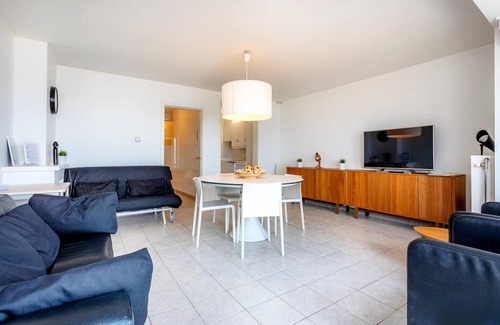 Koksijde-Bad Apartment | Renovated apartment in Koksijde with sea-views