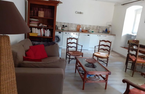 Calenzana Apartment | renovated apartment in bourgeois house