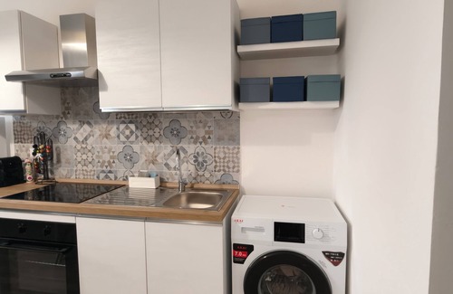 Ladispoli Apartment | Renovated apartment with garden 20 steps from the sea and 200mt from the center.