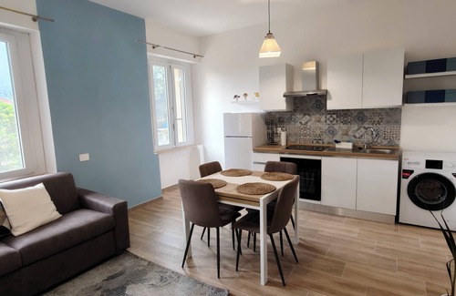 Ladispoli Apartment | Renovated apartment with garden 20 steps from the sea and 200mt from the center.