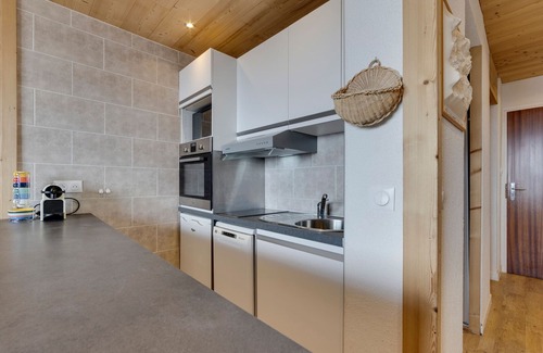 Val Claret Apartment | Renovated Apartment – Near Slopes & Shops – Balcony