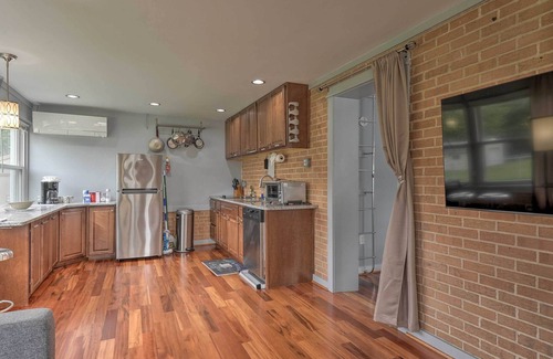Savage-Guilford Apartment | Renovated Apt ~ 20 Miles to Baltimore & DC!