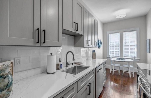 Riverside Apartment | Renovated Apt - Blocks from Shoppes of Avondale!