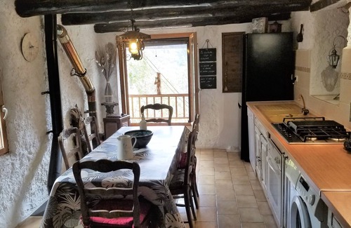 Roquebilliere House | Renovated barn facing the Mercantour peaks