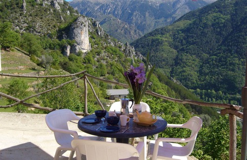 Roquebilliere House | Renovated barn facing the Mercantour peaks