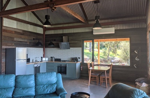 Kangaroo Gully House | Renovated Barn - Idlewild Bridgetown