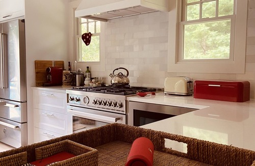 Wainscott Cottage | Renovated Beach-Lovers Cottage with Pool/South of the Highway