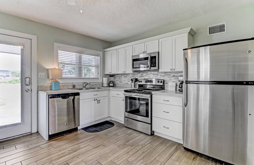 Fernandina Beach House | Renovated Beachfront Cottage with Old-Fashioned Amelia Island Charm!