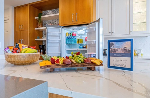 Nassau Apartment | Renovated Beachfront 3 BR - Steps to Baha Mar