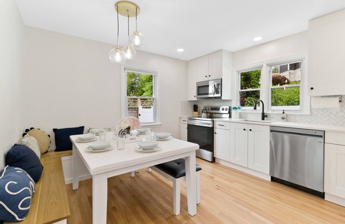 West Haven Cottage | Renovated Blue Haven beach retreat just 5 minute walk to beach
