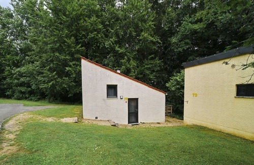 Virton House | Renovated bungalow near the lake of Vallée de Rabais in Virton