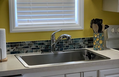 Garden City House | Renovated Bungalow less than 1 minute walk to the beach!