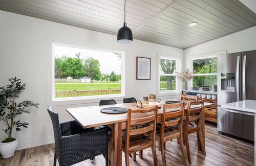 Burnips House | Renovated Cityside Farmhouse, Garden/Historic Barn
