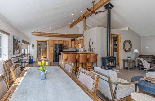 Cortez House | Renovated Cabin on 300 Acres - 20 Minutes to Durango