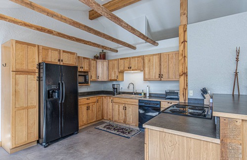 Cortez House | Renovated Cabin on 300 Acres - 20 Minutes to Durango