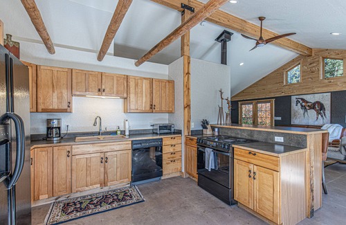 Cortez House | Renovated Cabin on 300 Acres - 20 Minutes to Durango
