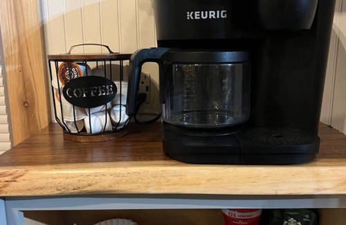 Roan Mountain Cabin | Renovated cabin with Jacuzzi 6 Acres on the river, family-friendly