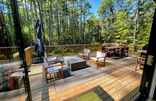 Mount Tremper House | Renovated Catskills home nestled on 6 acres in the pines - 20 min to skiing!