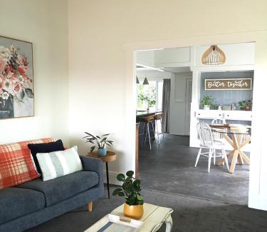 Te Awamutu House | Renovated Character with Spa