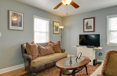 Charlotte House | Renovated Charlotte Bungalow - 3 Mi to Downtown!