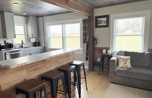 Pamplin House | Renovated charming cape on a 72 acre retired farm