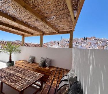 Comares House | Renovated cinema town house in Comares