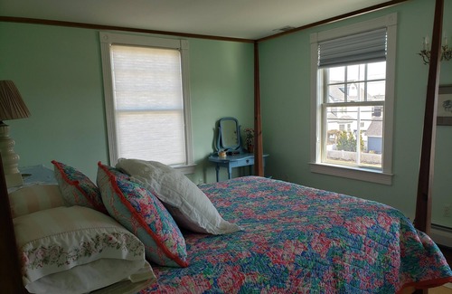 Avon House | Renovated Classic 1890's Bay Head House